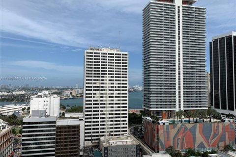 Condominio en alquiler en Miami, Florida, 2 dormitorios, 96.25 m2 № 2062984 - foto 16