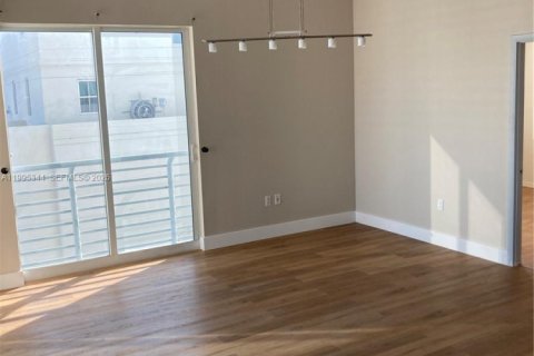 Condominio en alquiler en Miami, Florida, 2 dormitorios, 96.25 m2 № 2062984 - foto 7