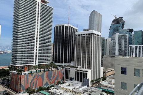 Condominio en alquiler en Miami, Florida, 2 dormitorios, 96.25 m2 № 2062984 - foto 17