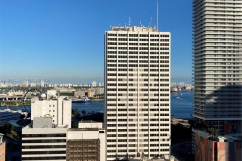 Condominio en alquiler en Miami, Florida, 2 dormitorios, 96.25 m2 № 2062984 - foto 14