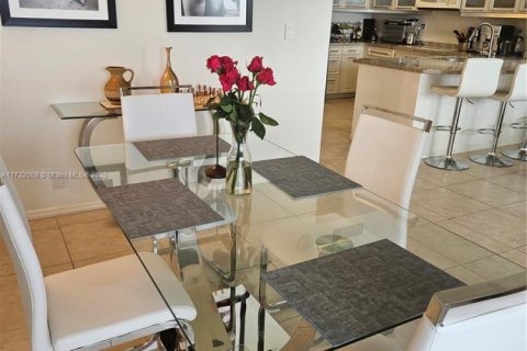 Condominio en venta en Miami Beach, Florida, 1 dormitorio, 82.68 m2 № 1730197 - foto 8
