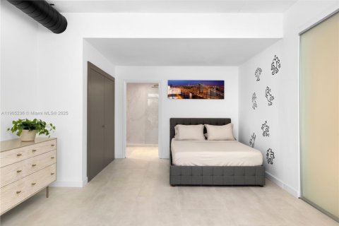 Condo in Miami Beach, Florida, 1 bedroom  № 1955860 - photo 11