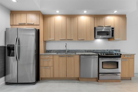 Condo in Miami Beach, Florida, 1 bedroom  № 1955860 - photo 7