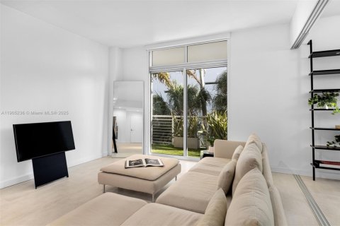 Condo in Miami Beach, Florida, 1 bedroom  № 1955860 - photo 4