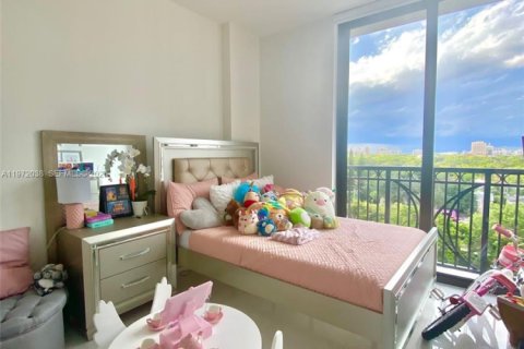 Condo in Coral Gables, Florida, 3 bedrooms  № 2033290 - photo 29