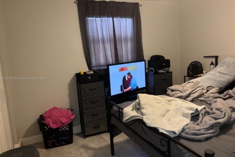 House in Riviera Beach, Florida 3 bedrooms, 89.19 sq.m. № 1968661 - photo 17