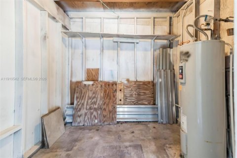 House in Riviera Beach, Florida 3 bedrooms, 89.19 sq.m. № 1968661 - photo 19