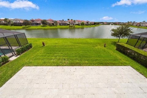 House in Orlando, Florida 4 bedrooms, 368.82 sq.m. № 2379489 - photo 6