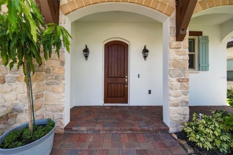 House in Orlando, Florida 4 bedrooms, 368.82 sq.m. № 2379489 - photo 4