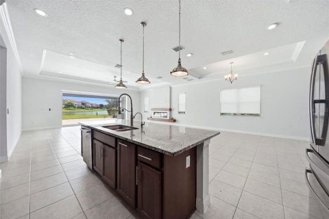 House in Orlando, Florida 4 bedrooms, 368.82 sq.m. № 2379489 - photo 10