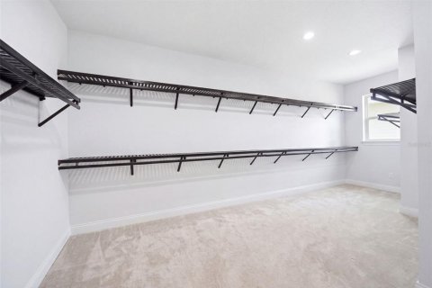 House in Orlando, Florida 4 bedrooms, 368.82 sq.m. № 2379489 - photo 24