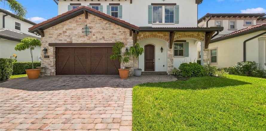 House in Orlando, Florida 4 bedrooms, 368.82 sq.m. № 2379489