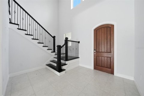House in Orlando, Florida 4 bedrooms, 368.82 sq.m. № 2379489 - photo 8