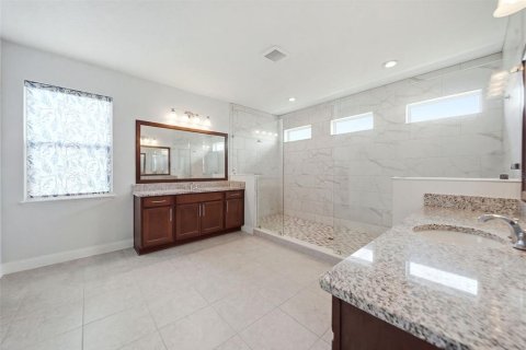 House in Orlando, Florida 4 bedrooms, 368.82 sq.m. № 2379489 - photo 23