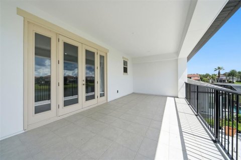 House in Orlando, Florida 4 bedrooms, 368.82 sq.m. № 2379489 - photo 22
