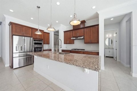 House in Orlando, Florida 4 bedrooms, 368.82 sq.m. № 2379489 - photo 12