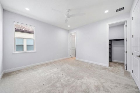 House in Orlando, Florida 4 bedrooms, 368.82 sq.m. № 2379489 - photo 26