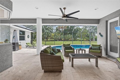 House in Bradenton, Florida 4 bedrooms, 264.03 sq.m. № 2210564 - photo 9