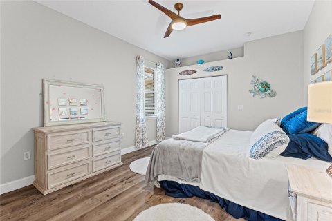 House in Bradenton, Florida 4 bedrooms, 264.03 sq.m. № 2210564 - photo 15