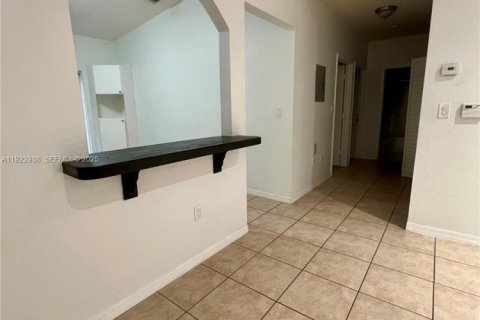 Copropriété à louer à Hialeah, Floride: 3 chambres, 95.69 m2 № 1976766 - photo 4