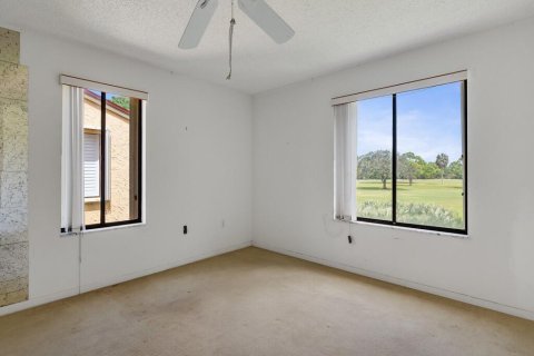 Condo in Stuart, Florida, 2 bedrooms № 2194812 - photo 10