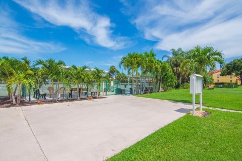 Condo in Stuart, Florida, 2 bedrooms № 2194812 - photo 30