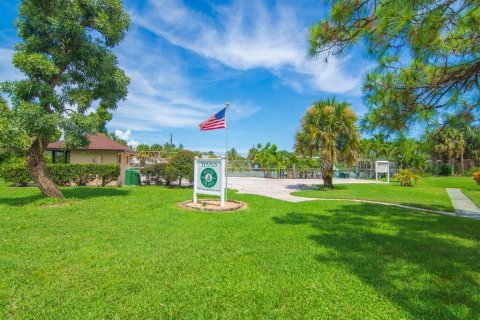 Condo in Stuart, Florida, 2 bedrooms № 2194812 - photo 29