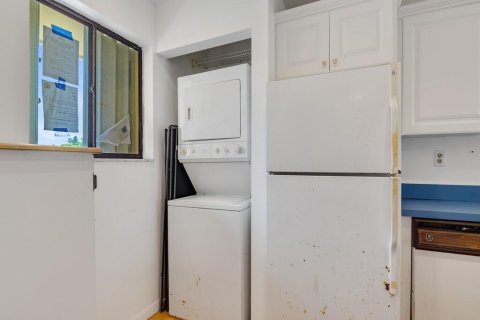 Condo in Stuart, Florida, 2 bedrooms № 2194812 - photo 4