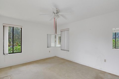 Condo in Stuart, Florida, 2 bedrooms № 2194812 - photo 18