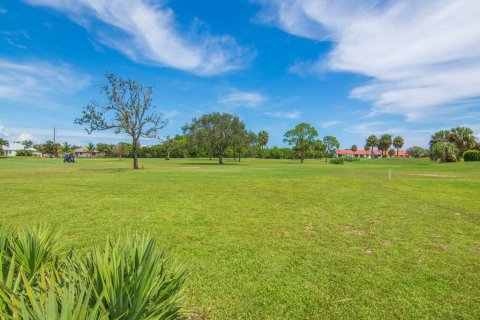Condo in Stuart, Florida, 2 bedrooms № 2194812 - photo 24
