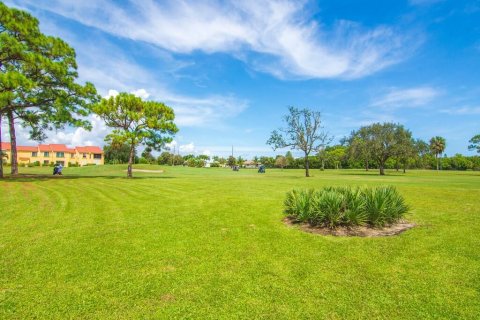 Condo in Stuart, Florida, 2 bedrooms № 2194812 - photo 23