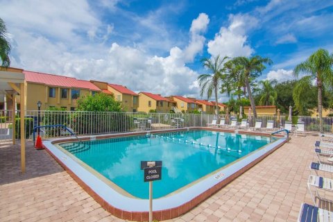 Condo in Stuart, Florida, 2 bedrooms № 2194812 - photo 21