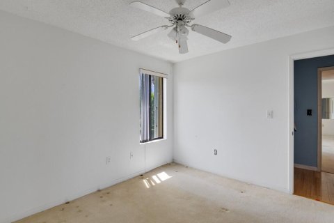 Condo in Stuart, Florida, 2 bedrooms № 2194812 - photo 13