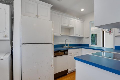 Condo in Stuart, Florida, 2 bedrooms № 2194812 - photo 5