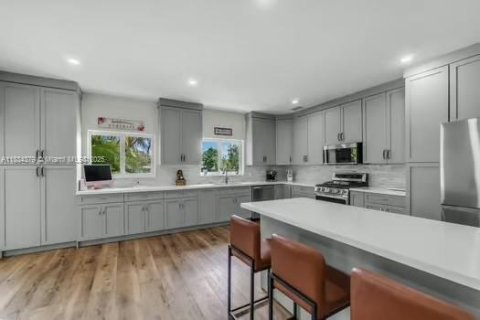 House in Homestead, Florida 4 bedrooms № 1814062 - photo 11
