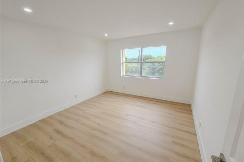 Condominio en alquiler en Hialeah, Florida, 2 dormitorios, 131.64 m2 № 2041375 - foto 24