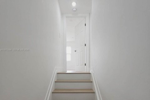 Condominio en alquiler en Hialeah, Florida, 2 dormitorios, 131.64 m2 № 2041375 - foto 13