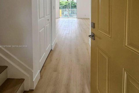 Condominio en alquiler en Hialeah, Florida, 2 dormitorios, 131.64 m2 № 2041375 - foto 29