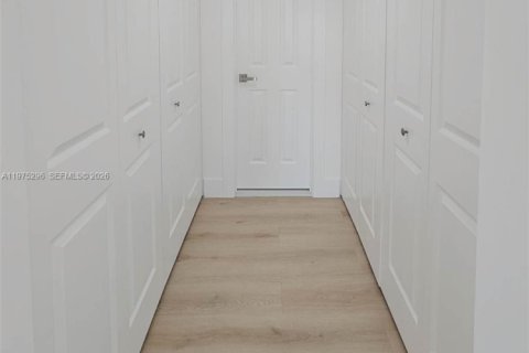 Condominio en alquiler en Hialeah, Florida, 2 dormitorios, 131.64 m2 № 2041375 - foto 19