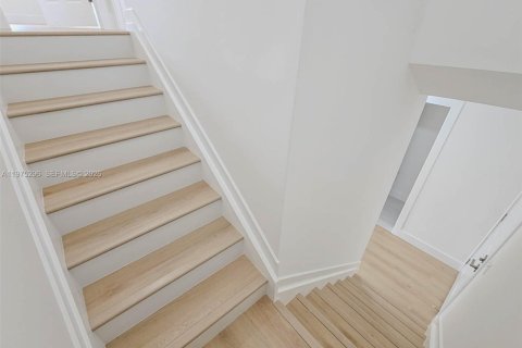 Condominio en alquiler en Hialeah, Florida, 2 dormitorios, 131.64 m2 № 2041375 - foto 11