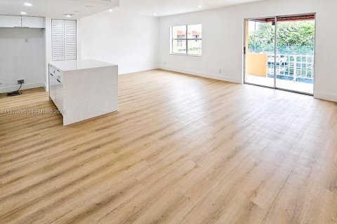 Condominio en alquiler en Hialeah, Florida, 2 dormitorios, 131.64 m2 № 2041375 - foto 4