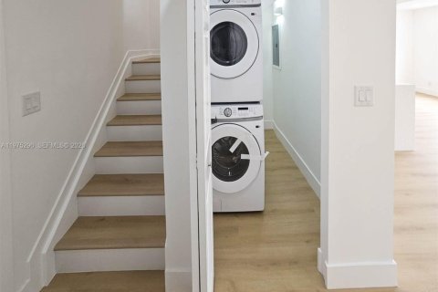 Condominio en alquiler en Hialeah, Florida, 2 dormitorios, 131.64 m2 № 2041375 - foto 10