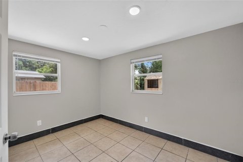 House in Tampa, Florida 3 bedrooms, 120.4 sq.m. № 2207187 - photo 30