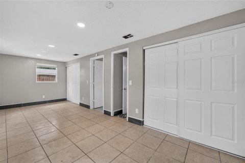 House in Tampa, Florida 3 bedrooms, 120.4 sq.m. № 2207187 - photo 20