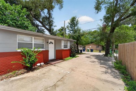 House in Tampa, Florida 3 bedrooms, 120.4 sq.m. № 2207187 - photo 3