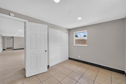 House in Tampa, Florida 3 bedrooms, 120.4 sq.m. № 2207187 - photo 29