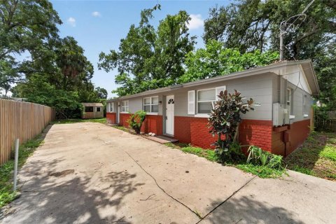 House in Tampa, Florida 3 bedrooms, 120.4 sq.m. № 2207187 - photo 2