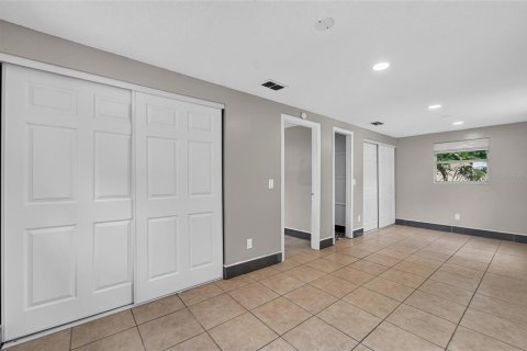 House in Tampa, Florida 3 bedrooms, 120.4 sq.m. № 2207187 - photo 21