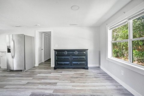 House in Orlando, Florida 3 bedrooms, 92.9 sq.m. № 2210041 - photo 19