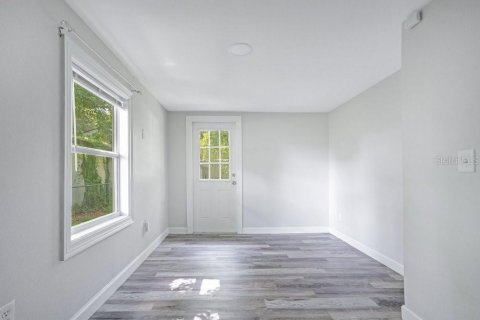 House in Orlando, Florida 3 bedrooms, 92.9 sq.m. № 2210041 - photo 24